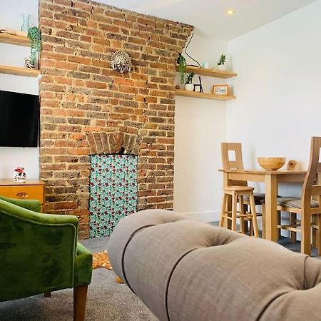 Funky 2 Bedroom Apartment In Town Centre Hastings Eksteriør bilde